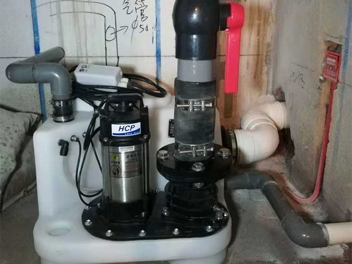 別墅專用污水提升器安裝現(xiàn)場